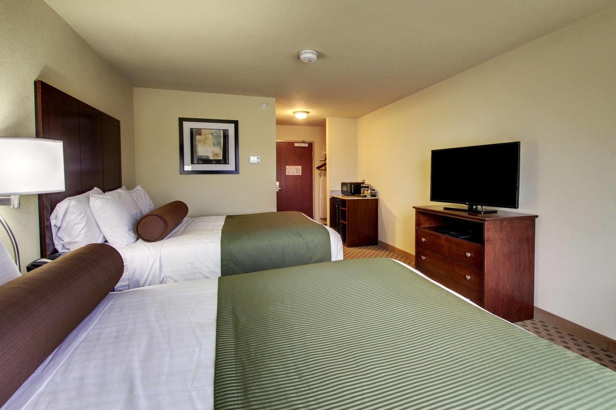 Cobblestone Inn And Suites - Eaton Exterior photo